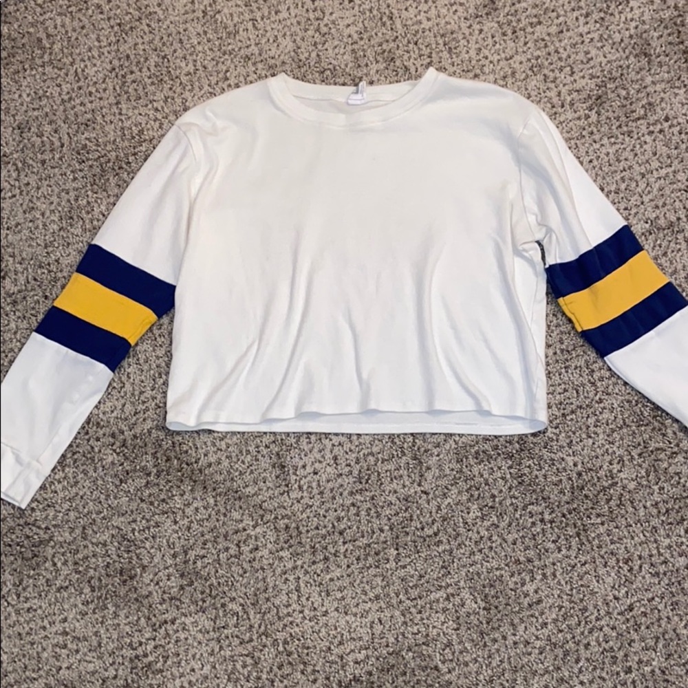 white long sleeve crop